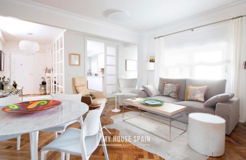Myhousespain Centrico Piso Junto A La Playa — Gijon