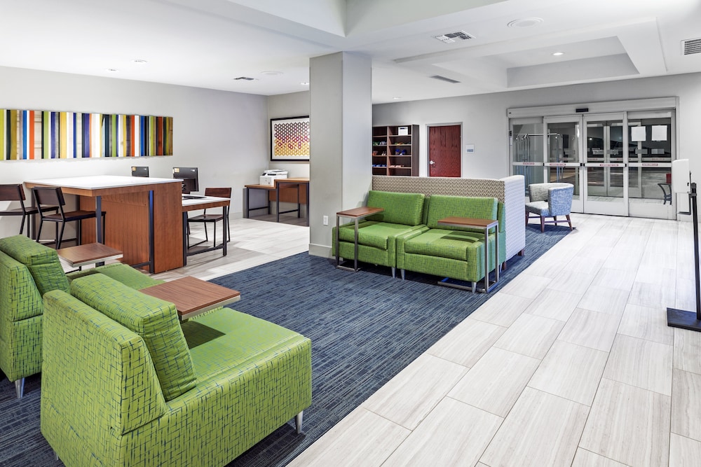 Holiday Inn Express & Suites West by IHG - photo 36