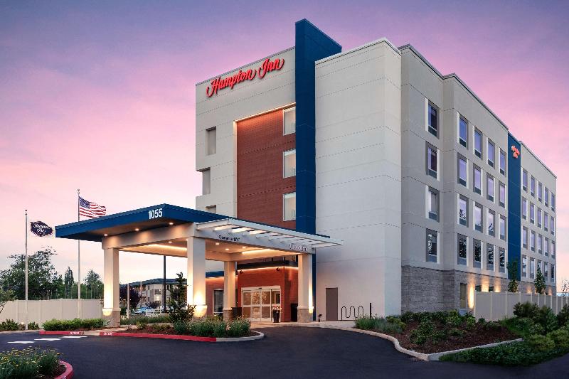 Hampton Inn Bellingham Airport - photo 21