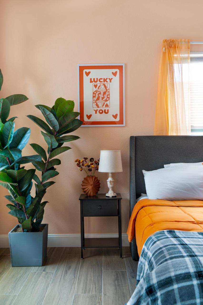 Florida Luxe Brand new 4 Bed Property with a Private Jacuzzi in Tampa, United States