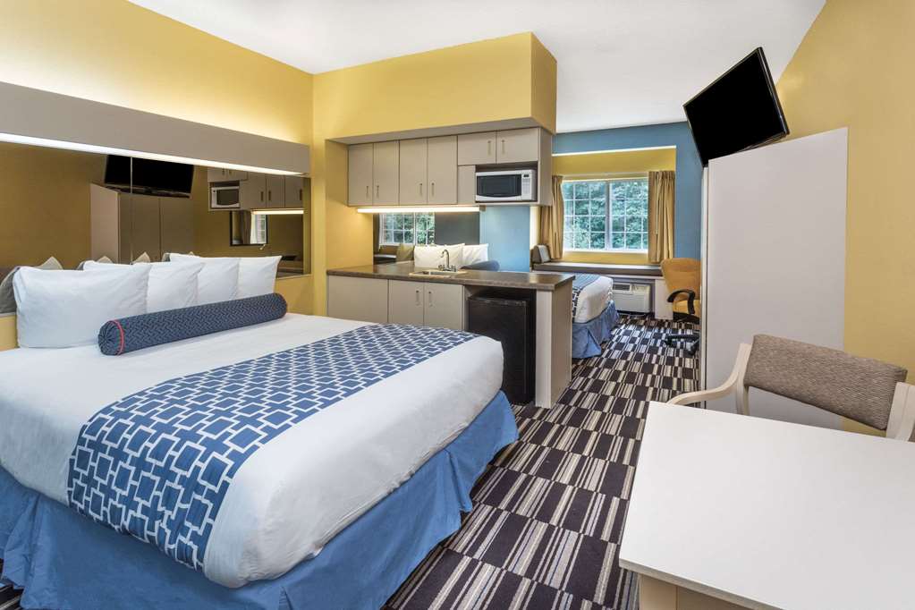 Microtel Inn & Suites by Wyndham Stockbridge Atlanta I 75 - photo 19