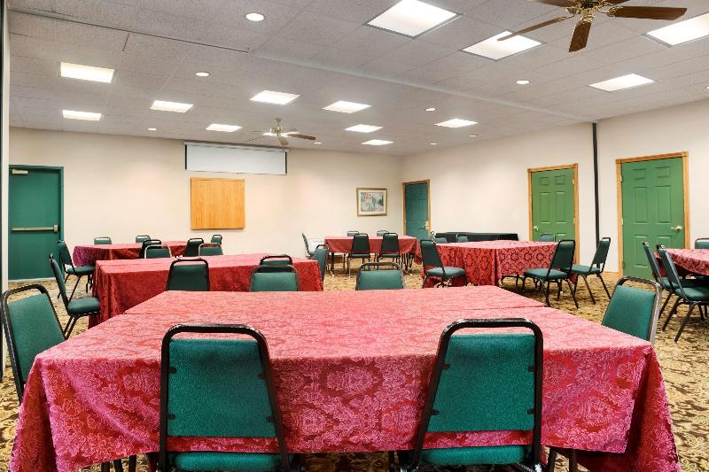 Portage Inn & Suites Kalamazoo - photo 25