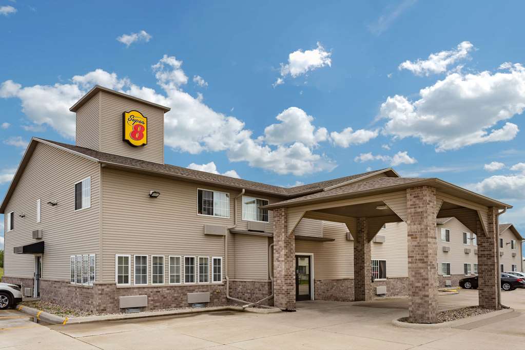 Super 8 by Wyndham Fort Dodge IA - photo 4
