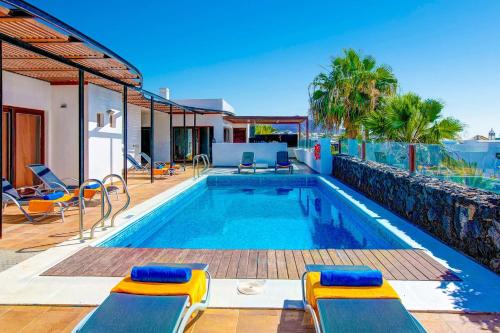 Villa Corito — 4-Star Luxury Hotel in Playa Blanca, Spain