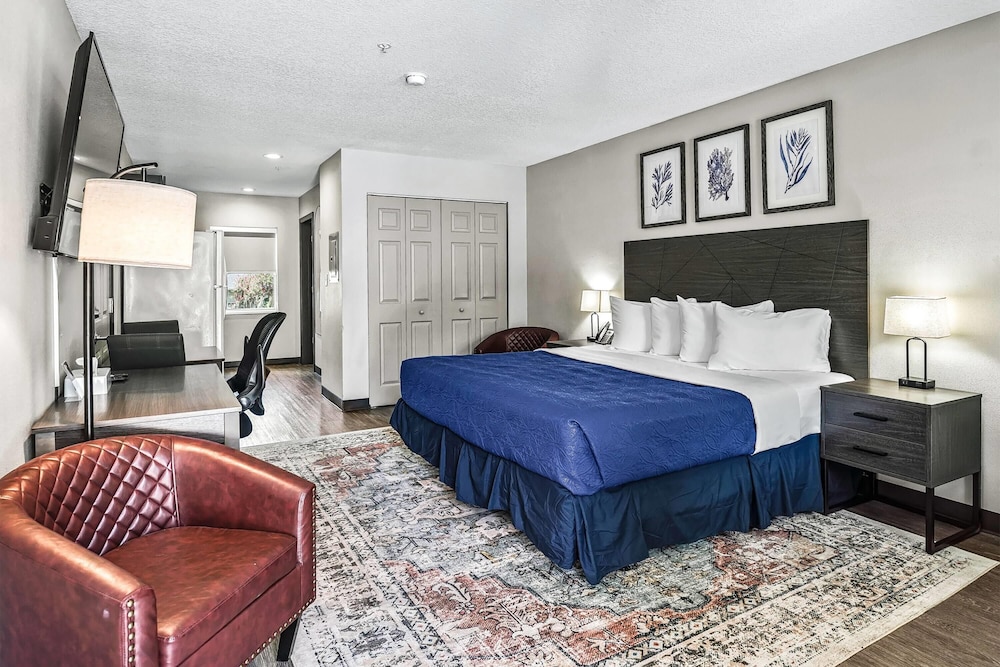 Baymont by Wyndham Ocala Suites - photo 4