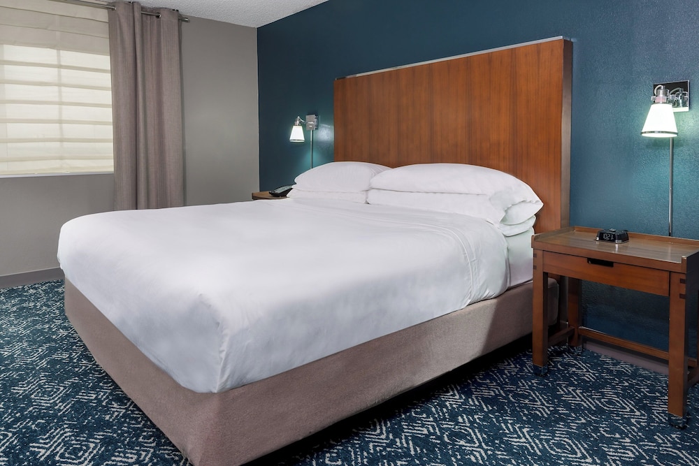 Four Points by Sheraton Huntsville Airport - photo 5