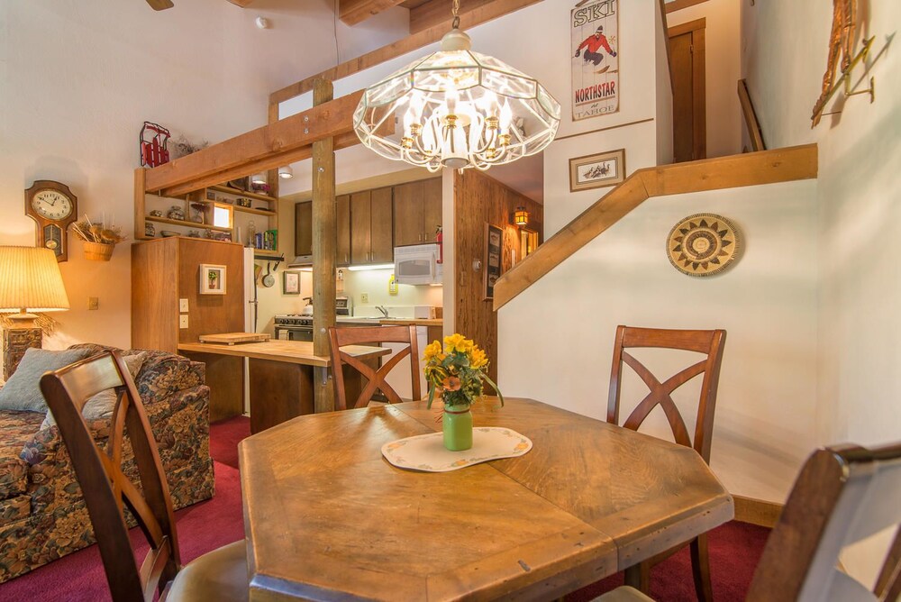 Modern Hotel Style Studio Timber Creek Lodge #210 by RedAwning - photo 7