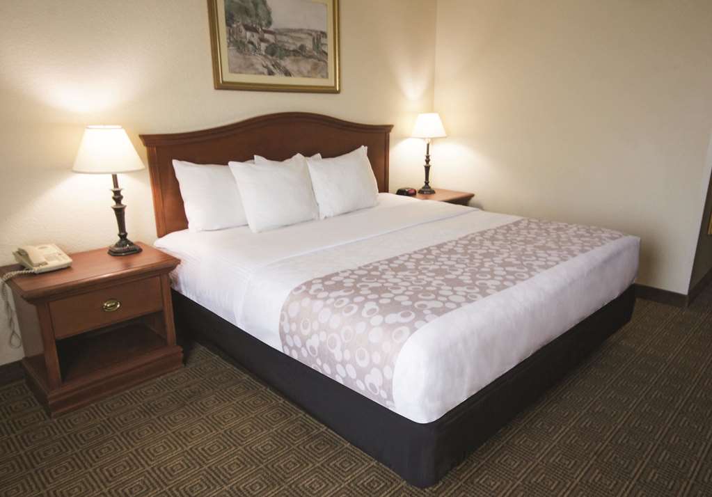 La Quinta Inn Suites Downtown Conference Center - photo 15