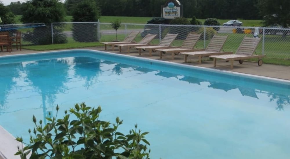 Whispering Winds Motel - photo 21