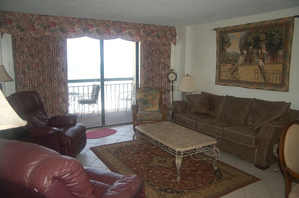 Shoreham Towers 2c 3 Bedroom Condo by RedAwning - photo 10