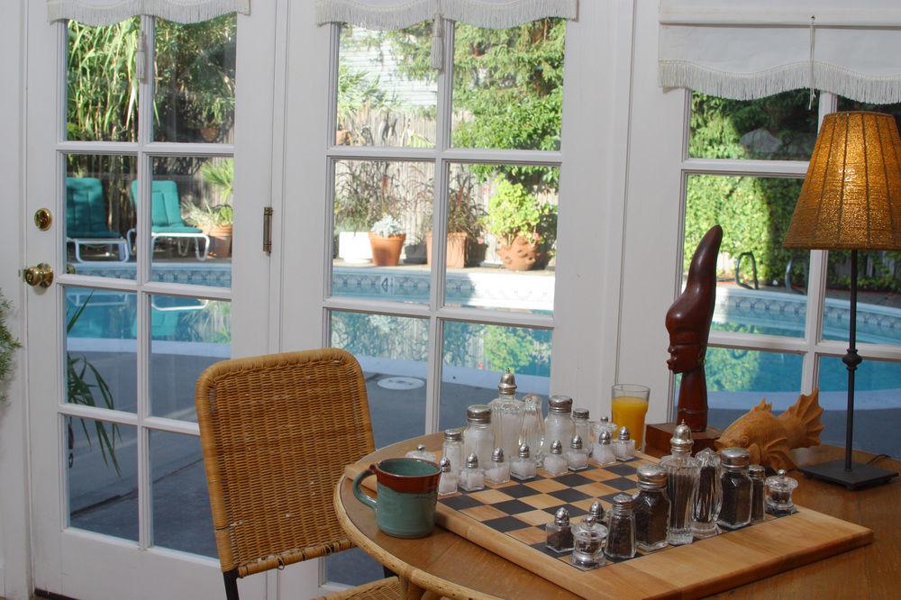 Chelsea Garden Inn - photo 19