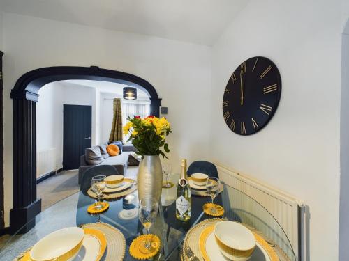 Charming Apartments Cosy Retreat short drive to city centre Free parking — 4-Star Luxury Hotel in Liverpool, United Kingdom