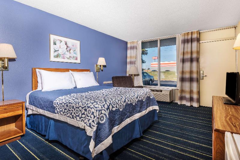 Days Inn by Wyndham South Hill - photo 6