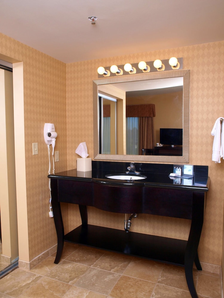 Hampton Inn & Suites Knoxville North I 75 - photo 44