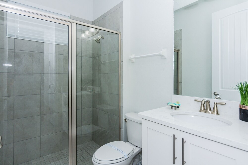 Amazing 5 Bedrooms House With Private Pool at Encore Resort - photo 54