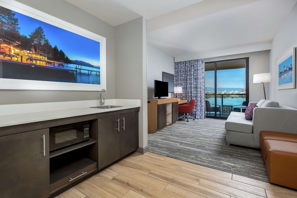 Hampton Inn & Suites Reno Sparks - photo 12