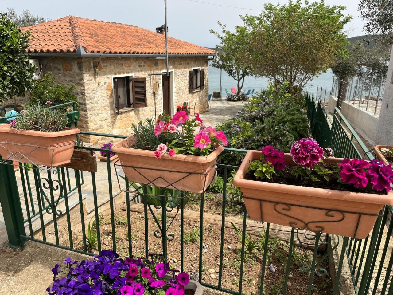 Little Bit Of Heaven — hotel in Sourpi