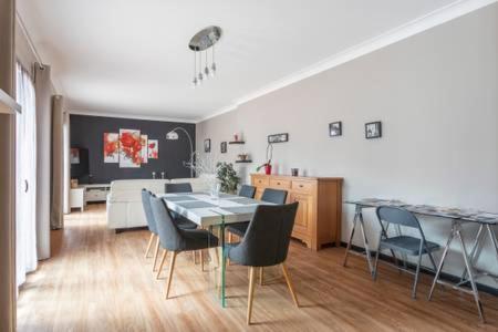 13 Rue de la Pyramide Bel Appartement — 4-Star Luxury Hotel in Meze, France