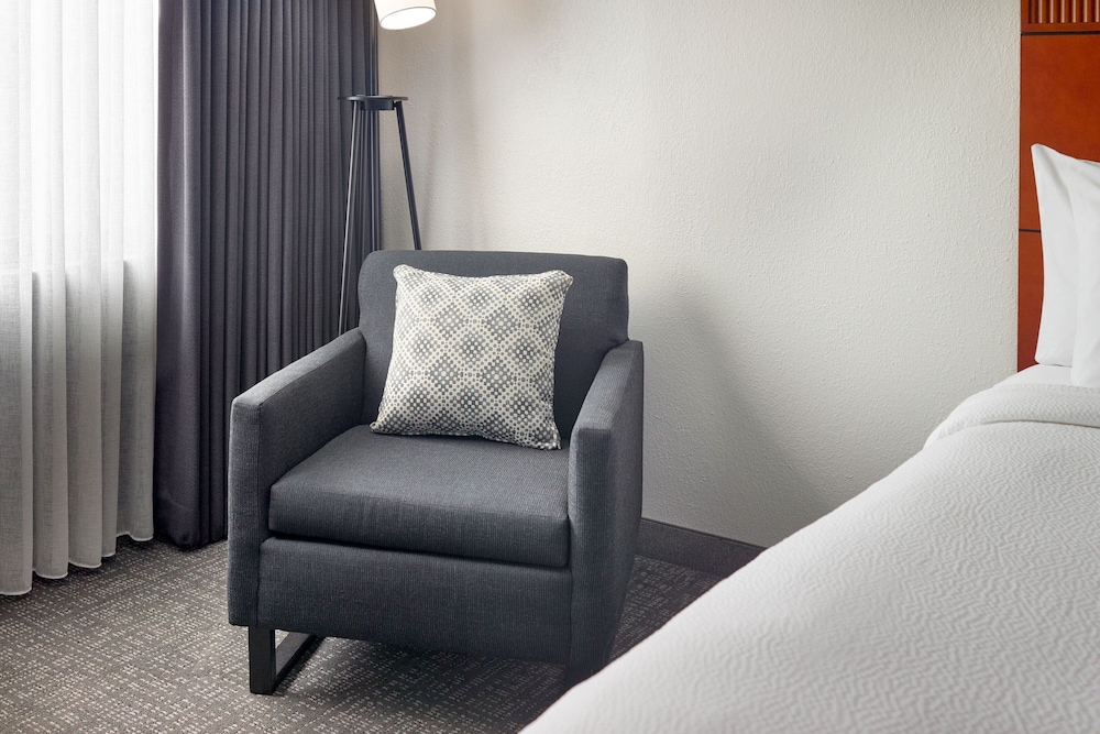 Courtyard Augusta Marriott - photo 9