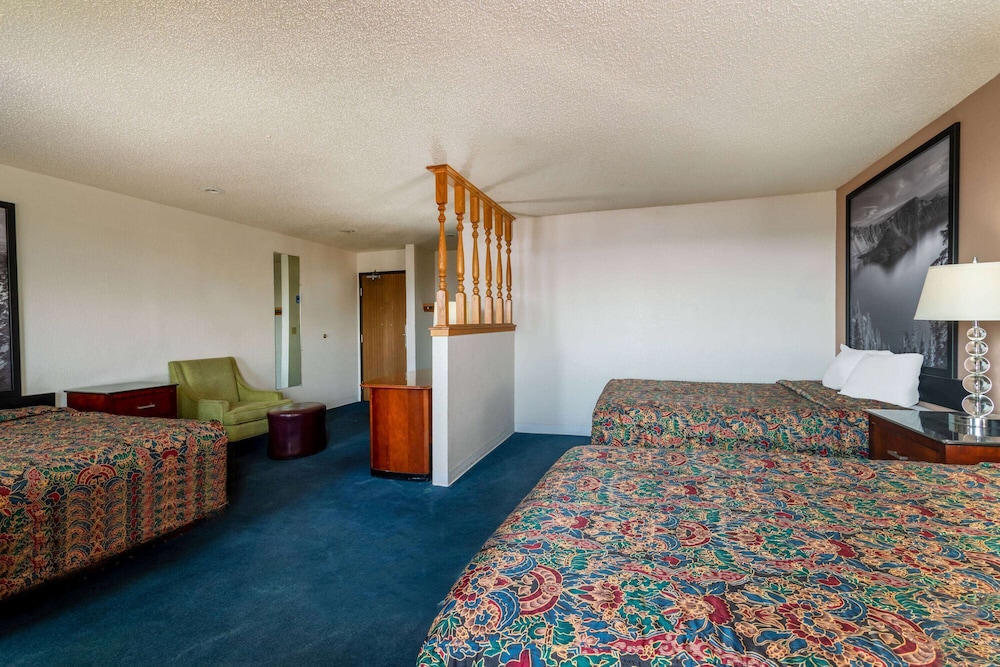 Super 8 by Wyndham Pendleton - photo 31