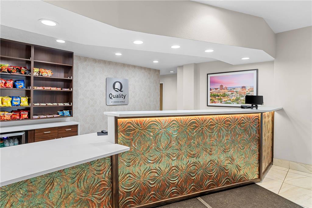 Quality Inn & Suites Albuquerque - photo 8