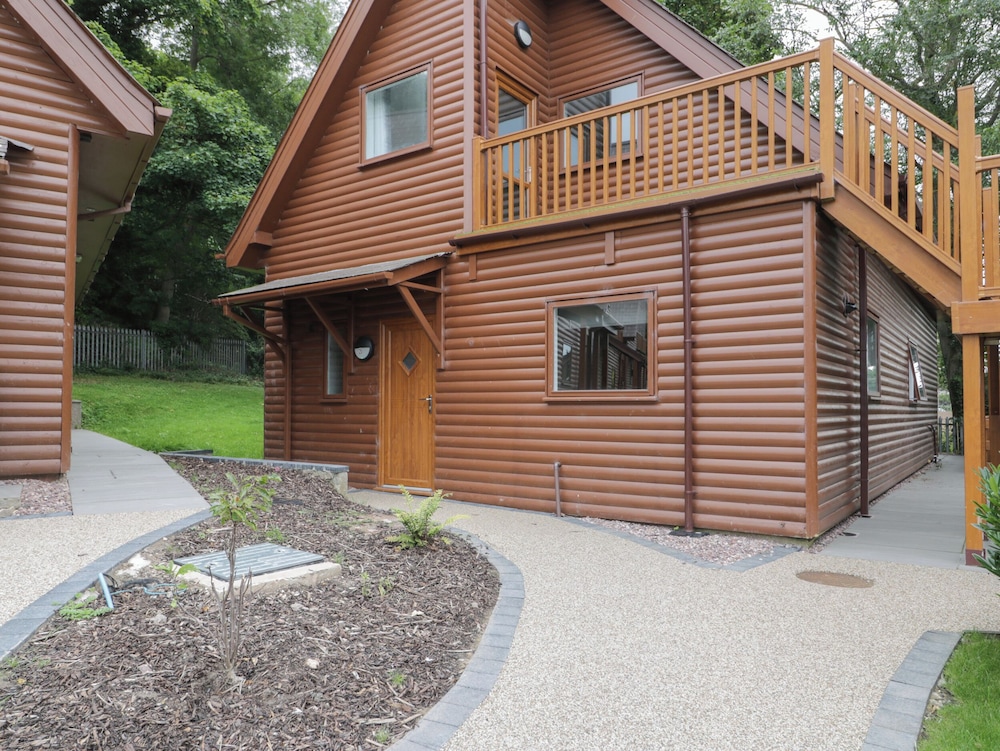 Classic Lodge 25 — 4-Star Luxury Hotel in Rhyl, United Kingdom