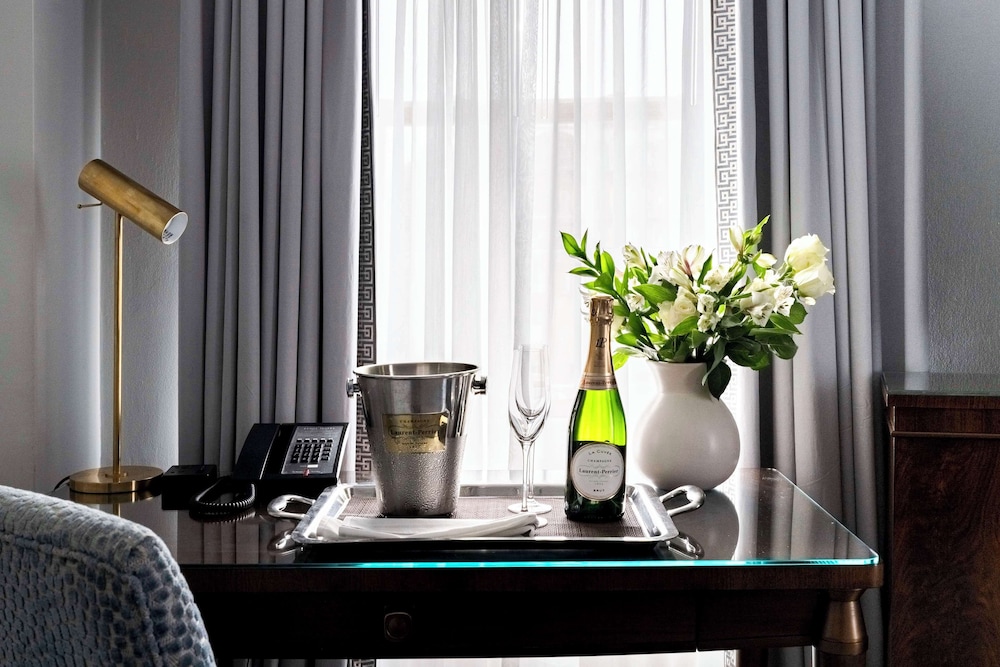 The Eliot Hotel - photo 31