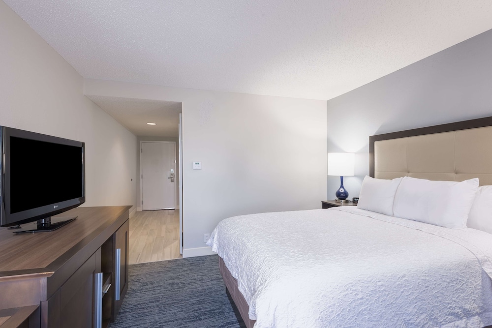 Hampton Inn Mount Airy - photo 19