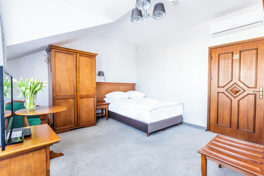 Hotel Pod Złotą Różą — Kielce — photo 4