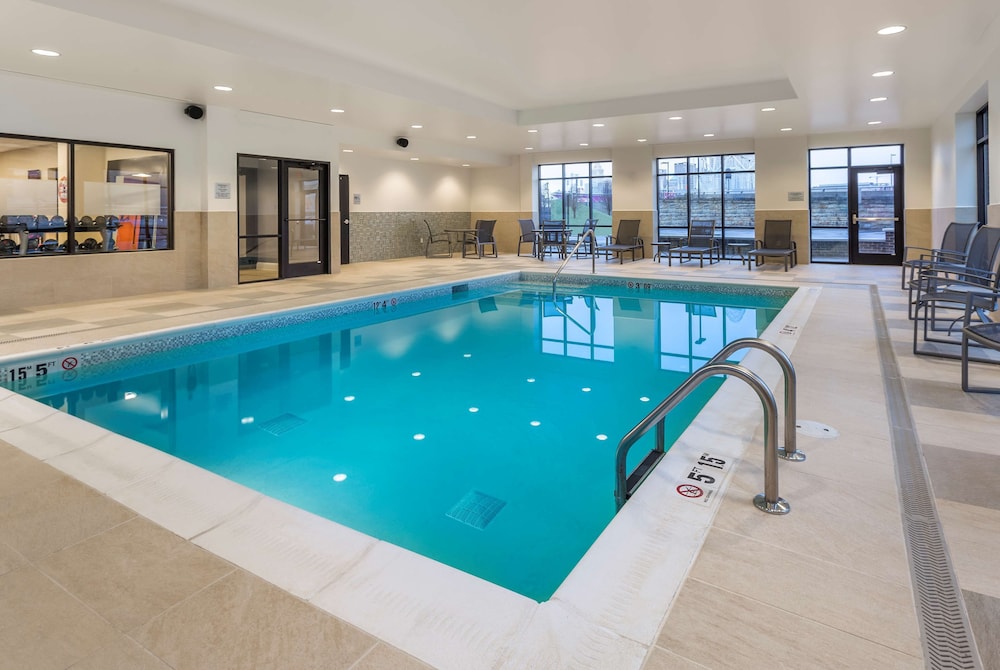 Hampton Inn & Suites Newport Cincinnati - photo 24