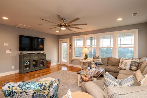 Beach 45 by Oak Island Accommodations - photo 14