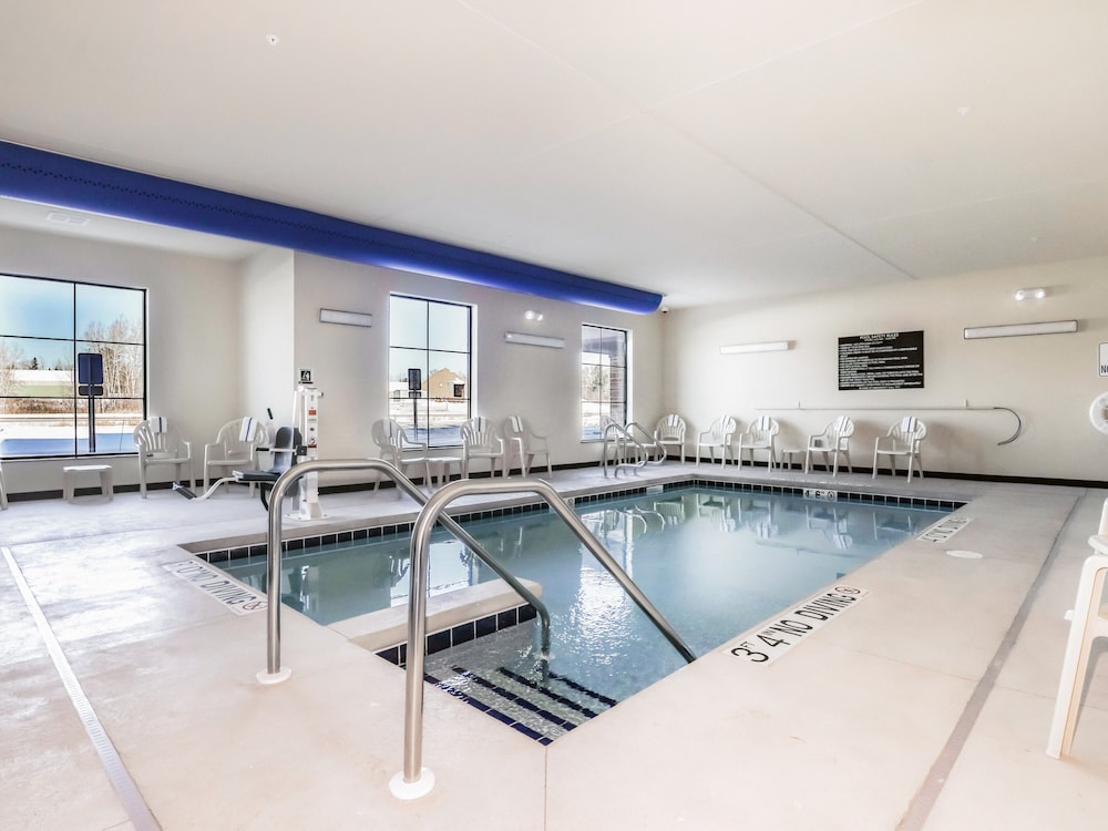 Cobblestone Hotel & Suites Rhinelander - photo 44