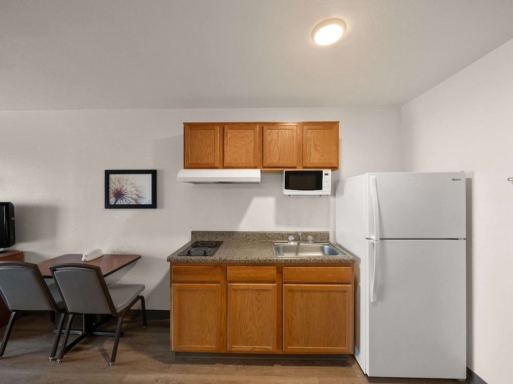 WoodSpring Suites Rockwall East Dallas - photo 11