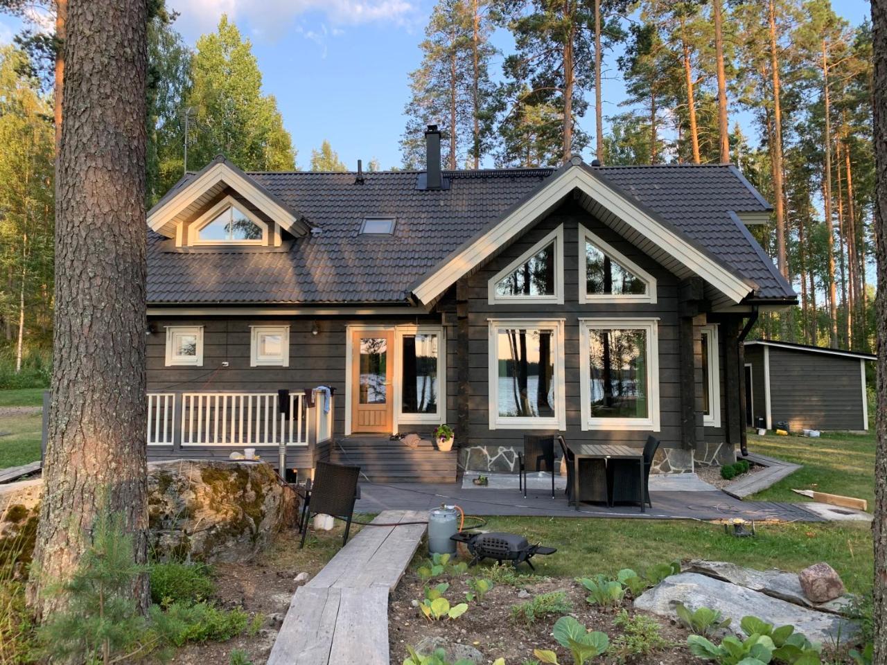 Saimaan Villa Mustikka — 4-Star Luxury Hotel in Ruokolahti, Finland