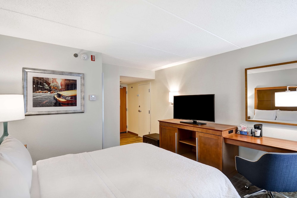Hampton Inn Albany Wolf Road - photo 10