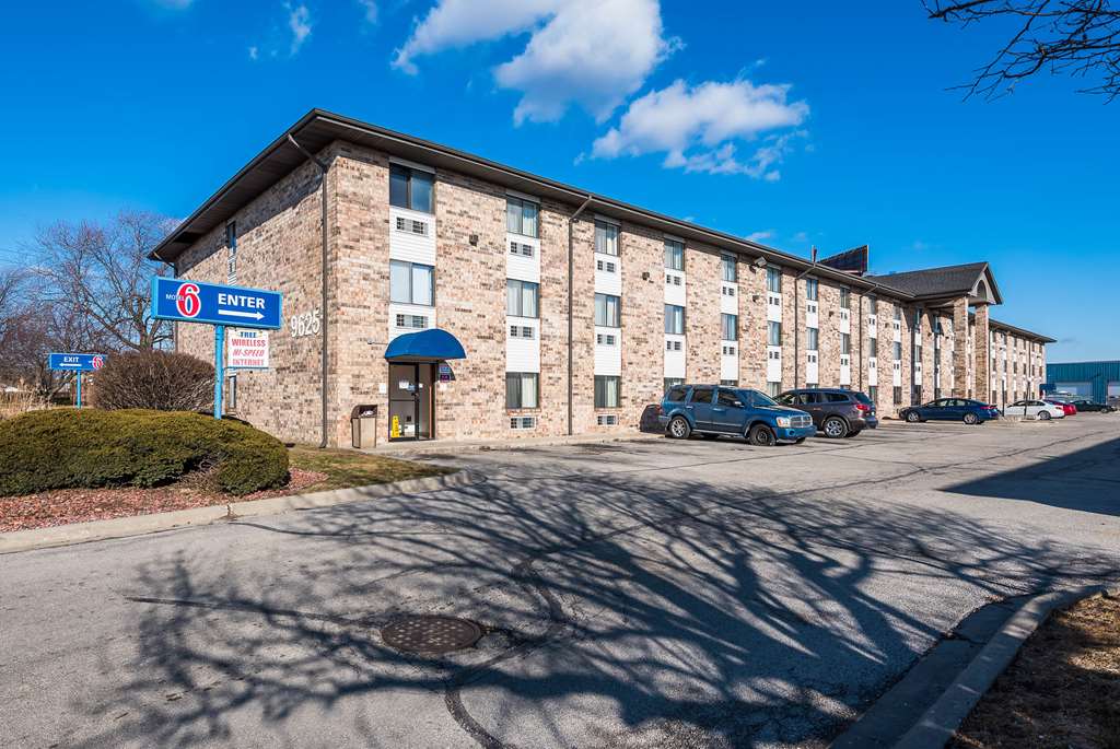 Motel 6 Bridgeview IL - featured photo