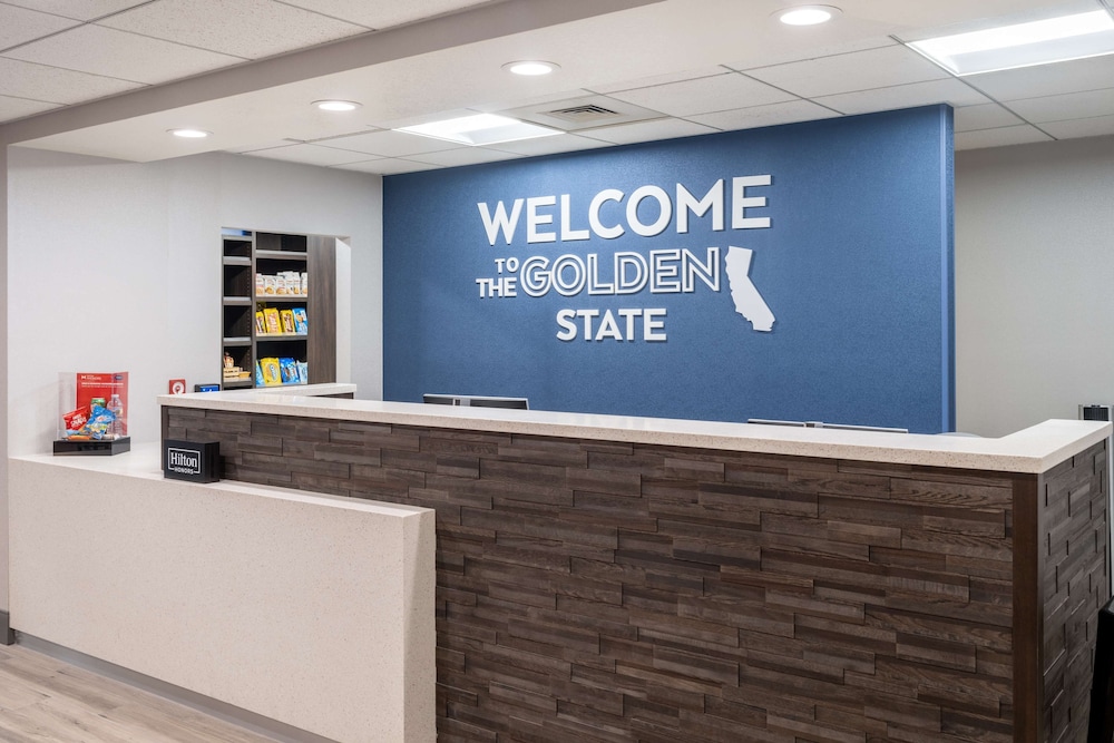 Hampton Inn & Suites Agoura Hills - photo 7