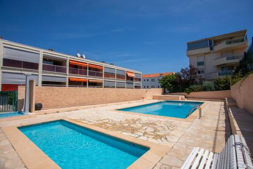 Bel Appartement a 200m de la Mer — 4-Star Luxury Hotel in Frejus, France