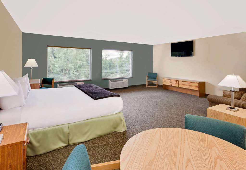 Days Inn by Wyndham Cadillac - photo 13