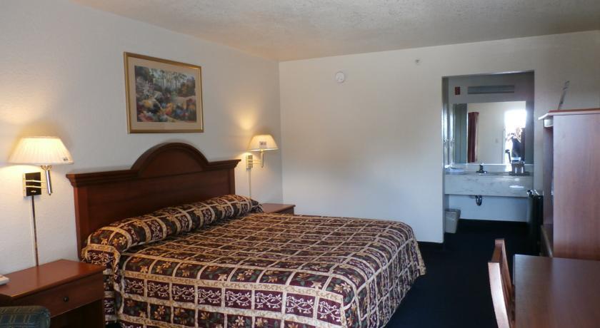 Hampton Bay Plaza and Suites - photo 3