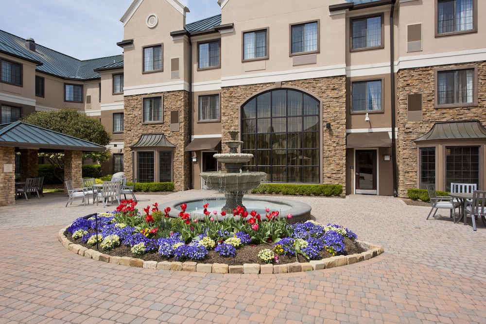Staybridge Suites Charlotte Ballantyne by IHG - photo 40