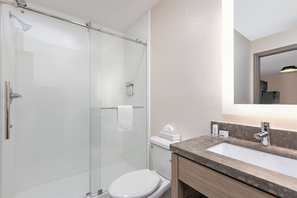 Candlewood Suites Houston by IHG - photo 31