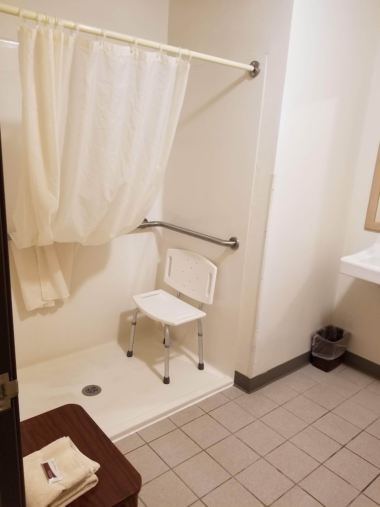 Bilmar Inn & Suites Dell Rapids Near Sioux Falls - photo 95