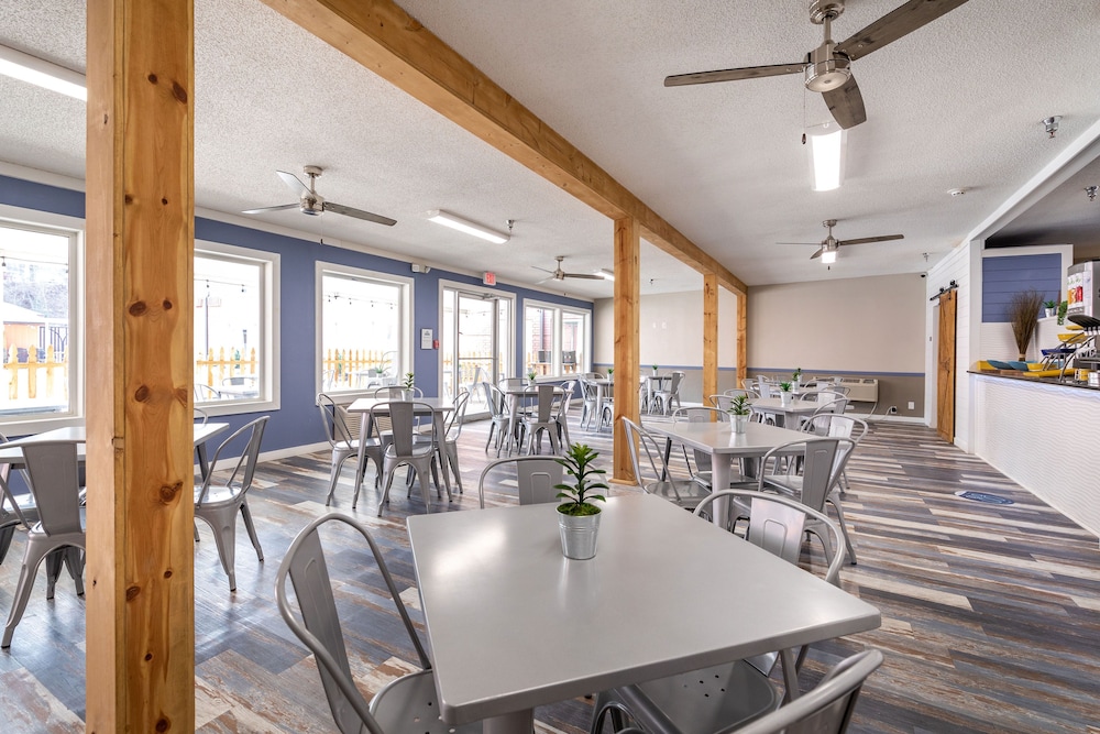 Days Inn & Suites by Wyndham Branson - photo 41
