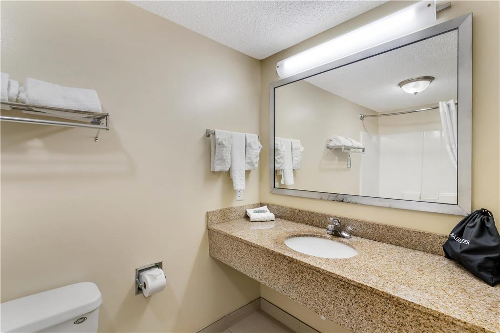 Best Western Plus Richmond Hill Inn - photo 28