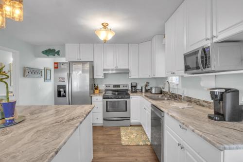 Saltwater Gospel by Oak Island Accommodations - photo 40