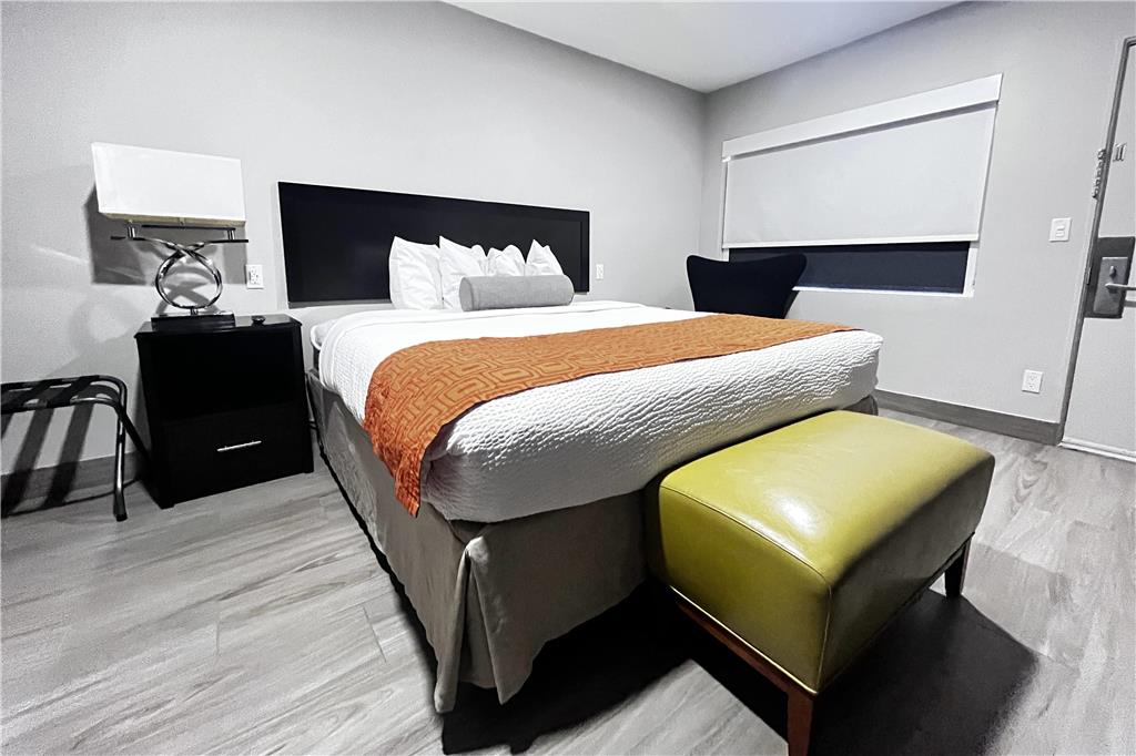 Howard Johnson by Wyndham Flagstaff University West - photo 8