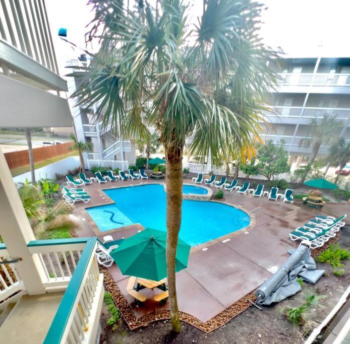 GypSEA Blu Beach Condo Steps to the Beach — 4-Star Luxury Hotel in Galveston, United States