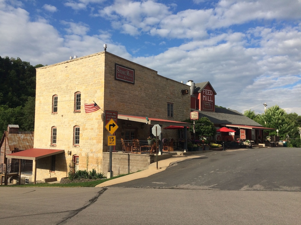 Stone Mill Hotel & Suites - photo 119