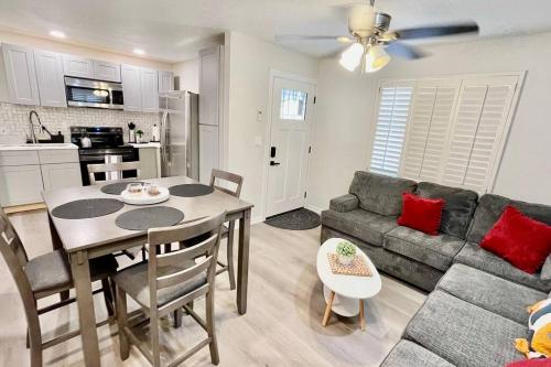 Apartment A Restful Cozy close Sunland Park Mall — 4-Star Luxury Hotel in El Paso, United States